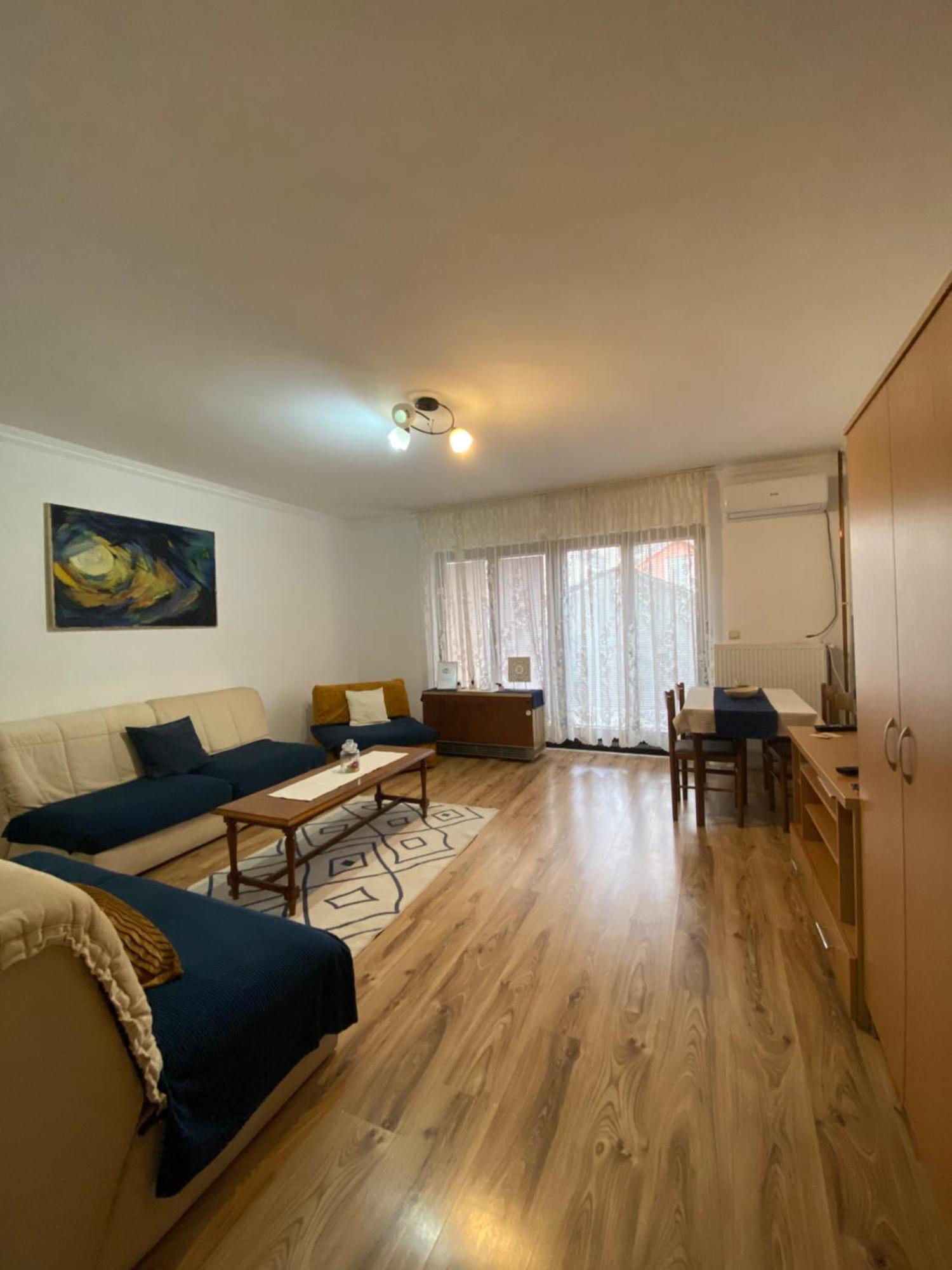 Apartmani Dora Leskovac Leskovac  Exteriör bild