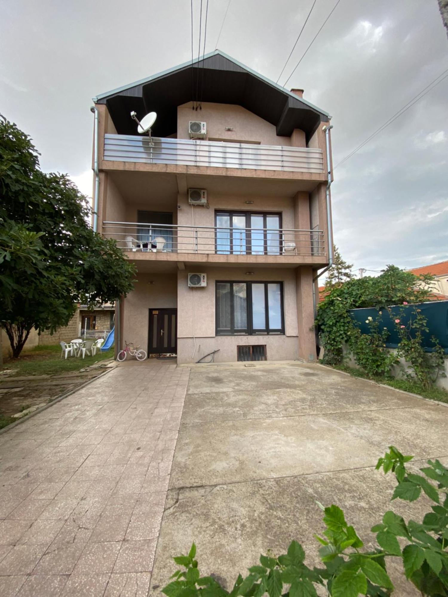 Apartmani Dora Leskovac Leskovac  Exteriör bild