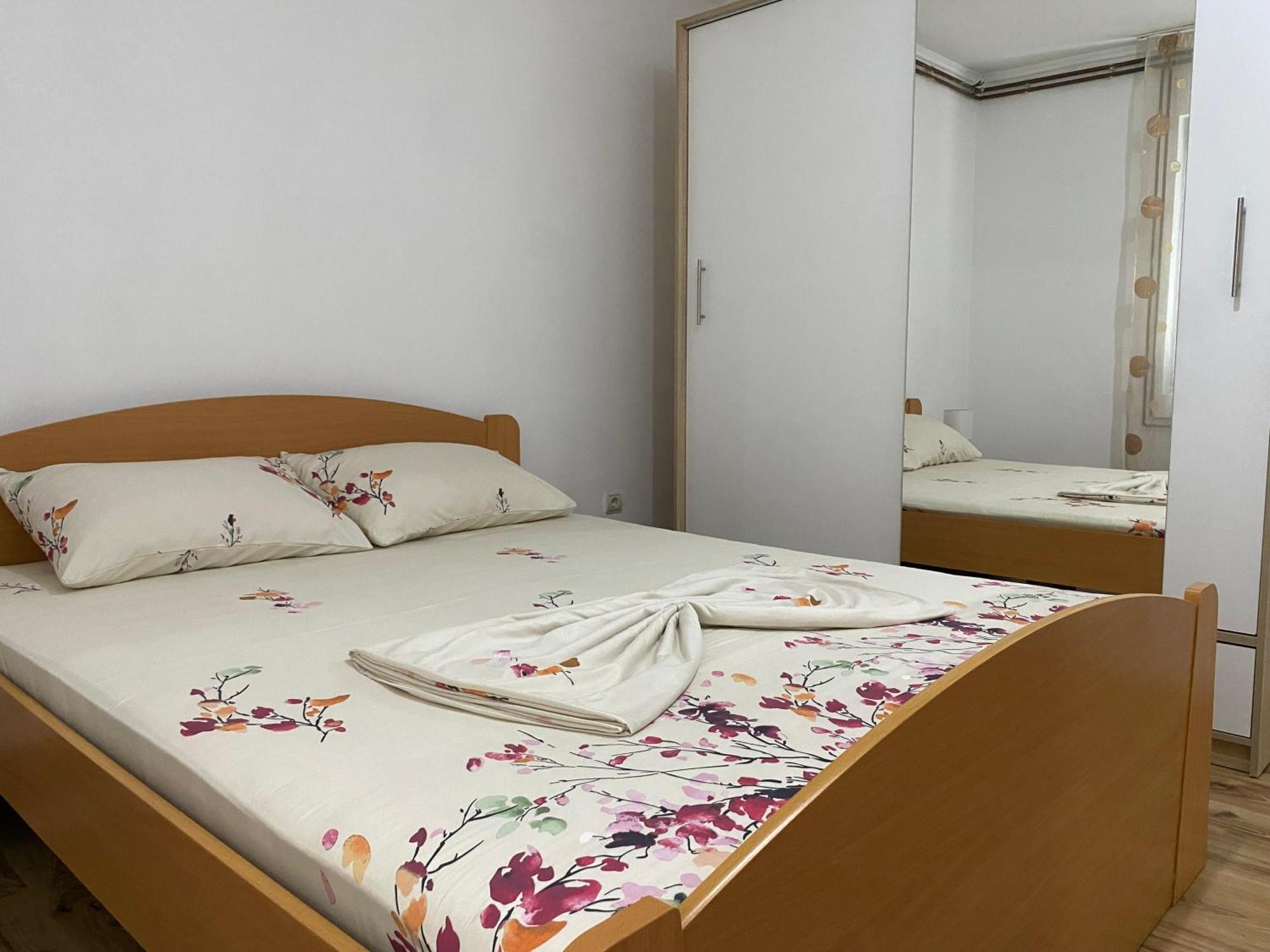 Apartmani Dora Leskovac Leskovac  Exteriör bild
